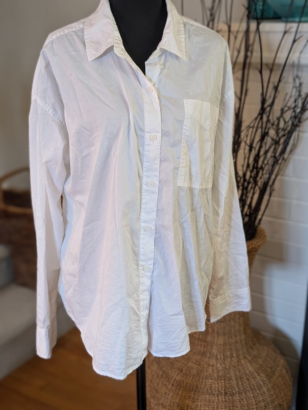 Oversized White Cotton Button Up Shirt Capsule Wardrobe Coastal Quiet Luxury (M)